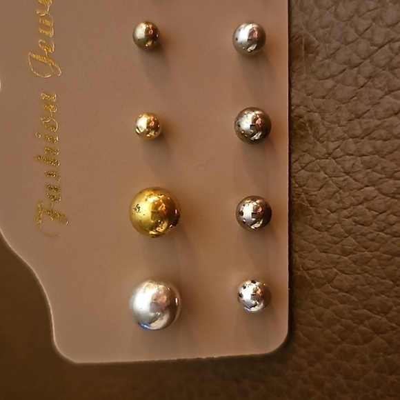 3/$20 Vintage Single and Matching Ball Post Stud Earrings - Picture 2 of 3